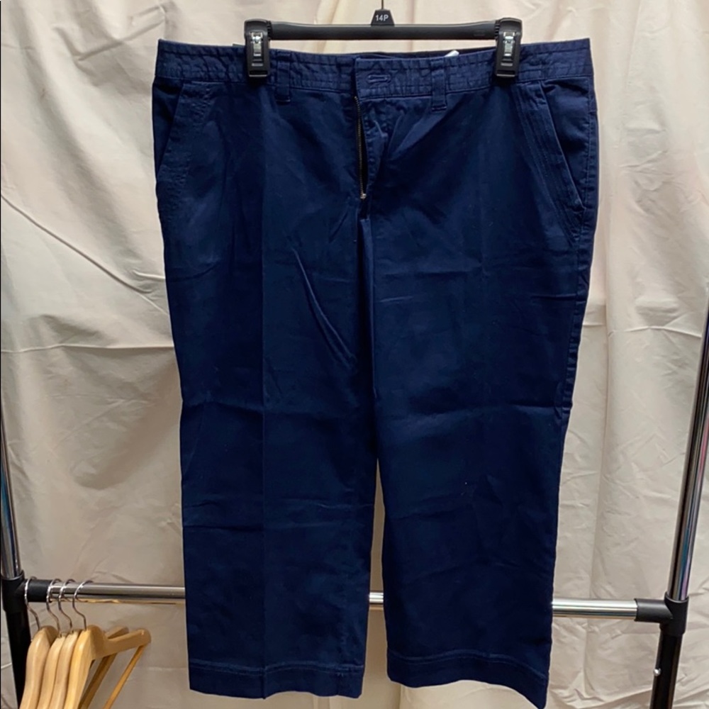 14P Eddie Bauer capris Vashon fit navy blue NWT